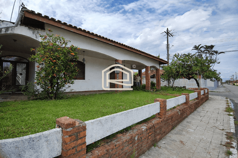 Casa à venda em Itanhaém - Local privilegiado, com 195.9 m²
